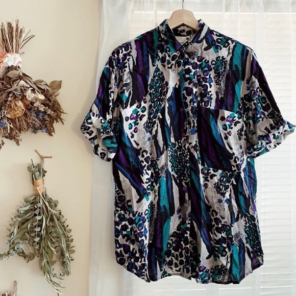 Bobbie Brooks Tops - Vintage Leopard Print Shirt